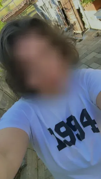 Andrea, 32