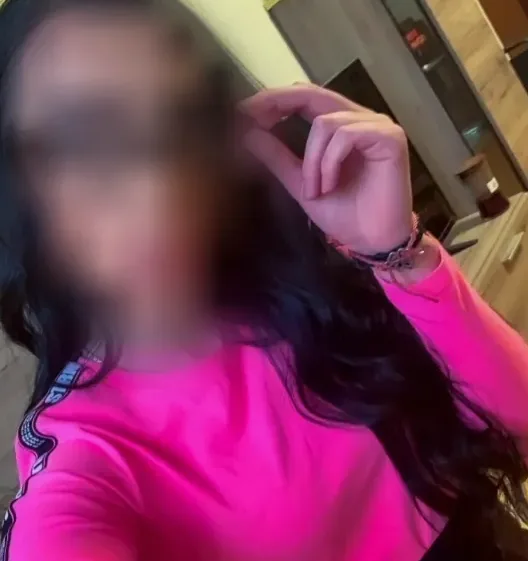 Elena, 35
