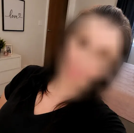 Isabell, 37