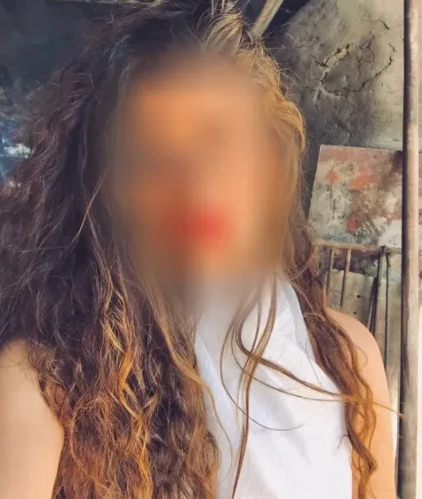 Lucia, 32