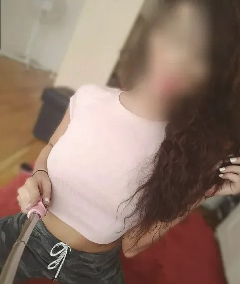 Miriam, 28