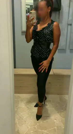 Özlem, 36