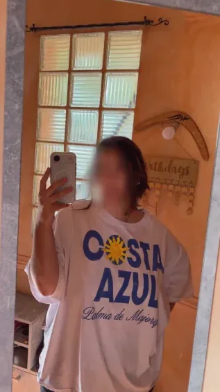 Simone, 21