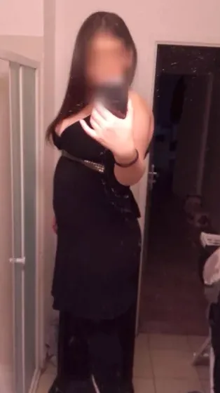 Vanessa, 39