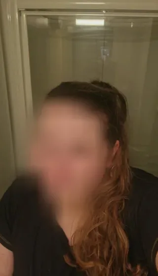 Viktoria, 26